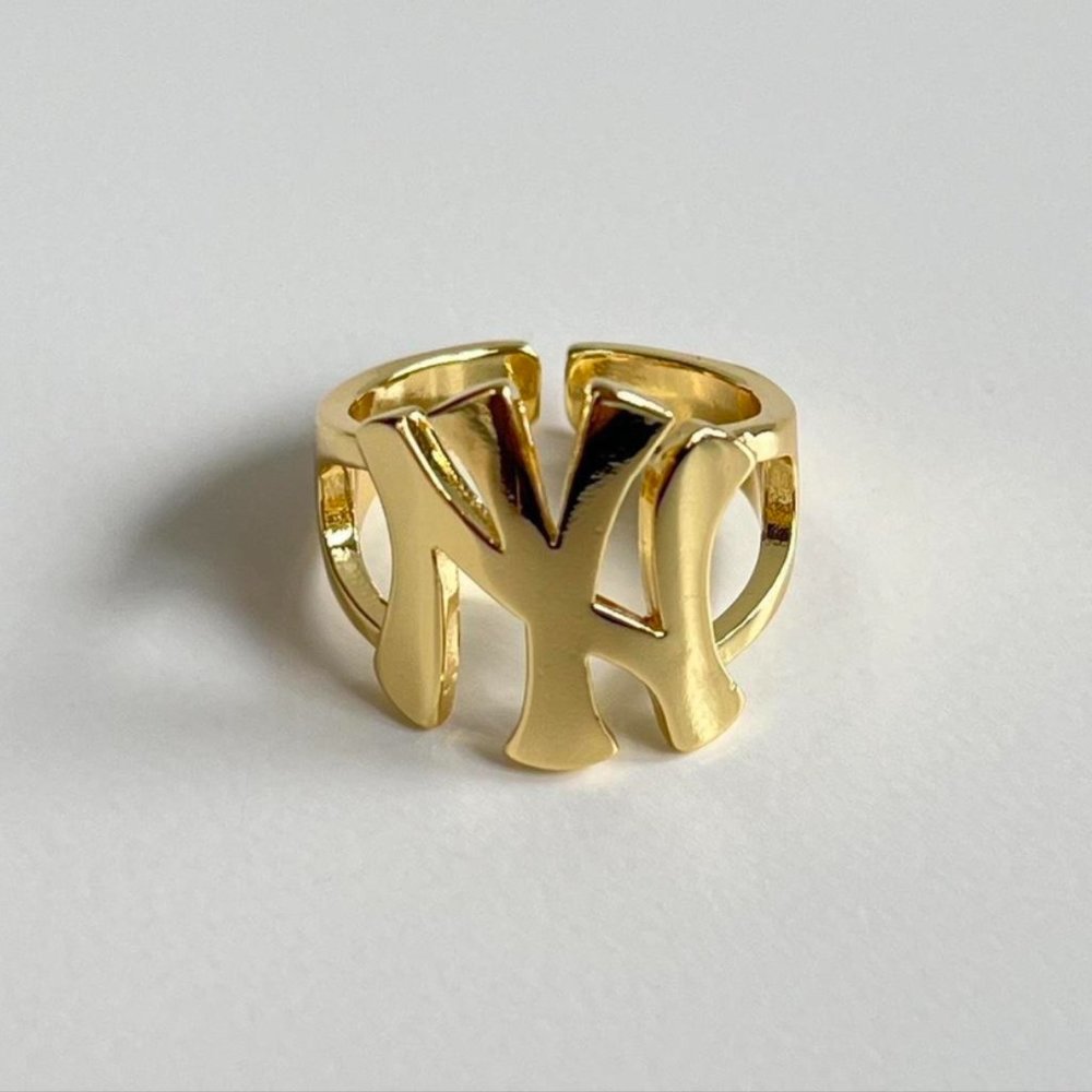 New York Yankees gold-plated ring